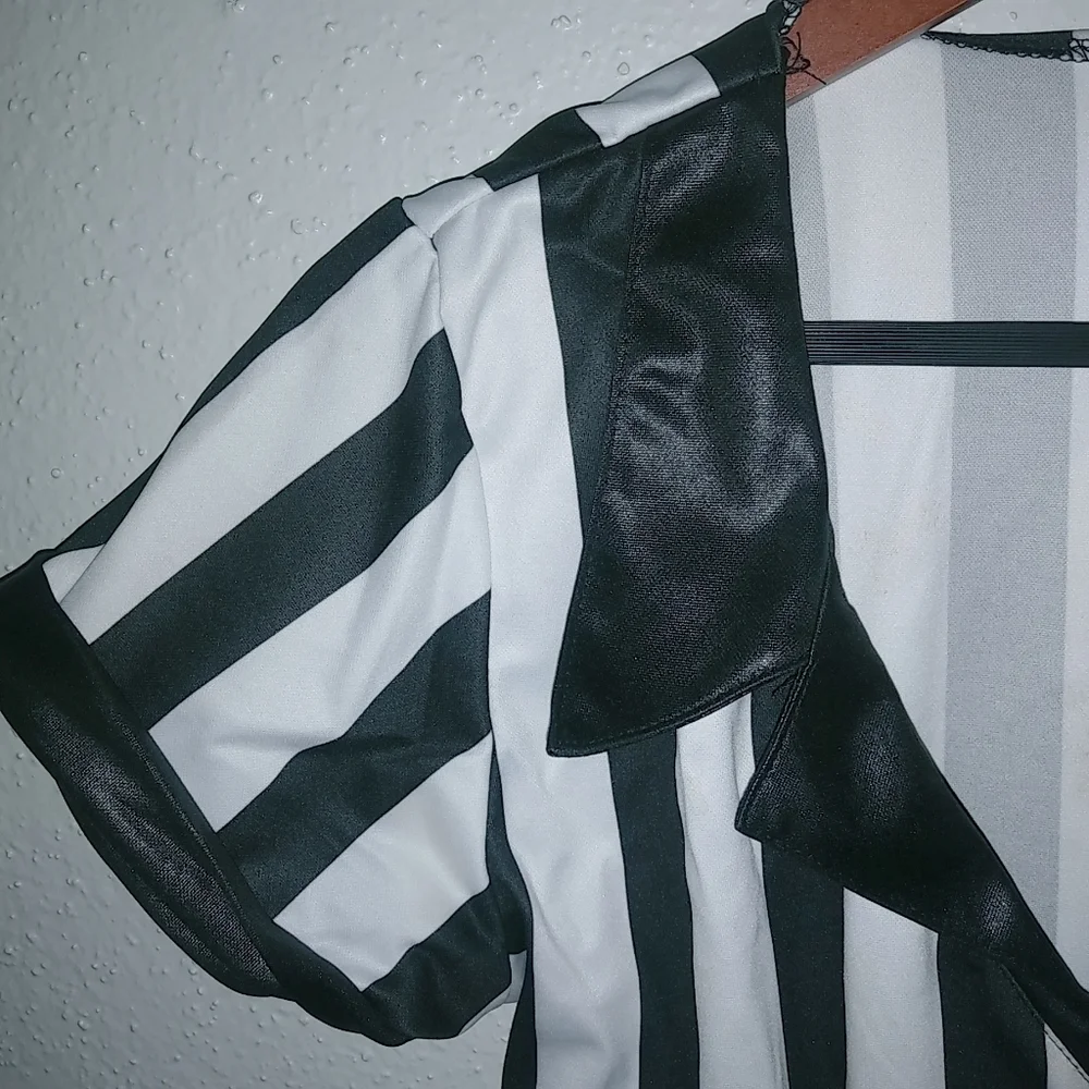 Leg Avenue S Referee Costume Zip Front Striped Dress in Black n White - Picture 4 of 8